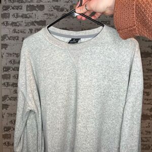 Nike | women dry fit wide sleeve cropped crewneck